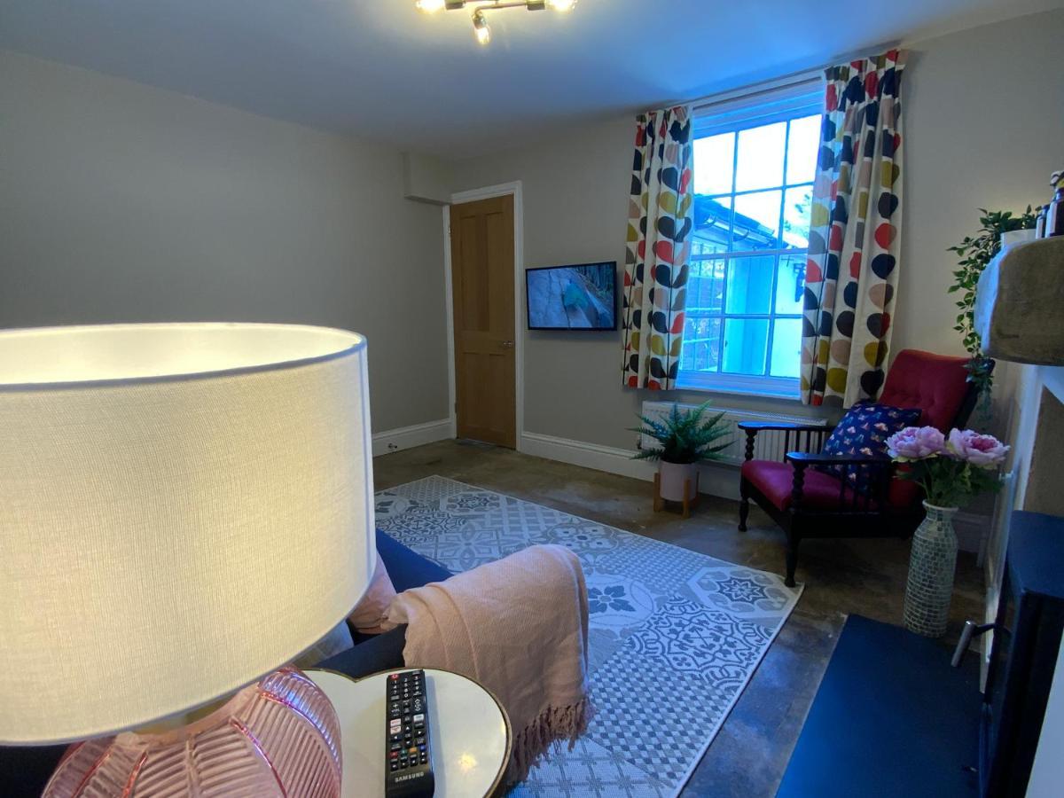 Charming Cottage Mins From Chichester City Centre 外观 照片