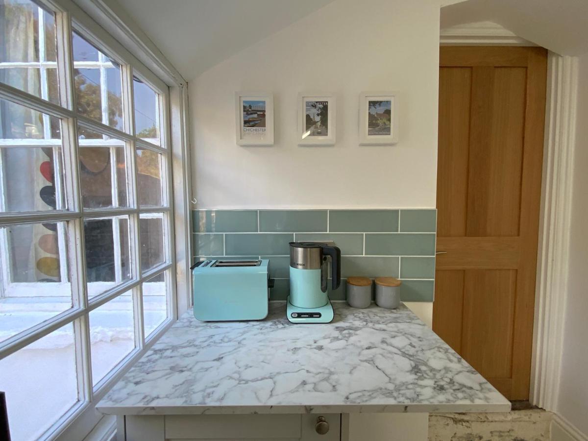 Charming Cottage Mins From Chichester City Centre 外观 照片